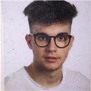 Aiuto compiti socievole con ragazzi, interessato ad insegnare matematica ma anche come aiuto compiti per altre materie